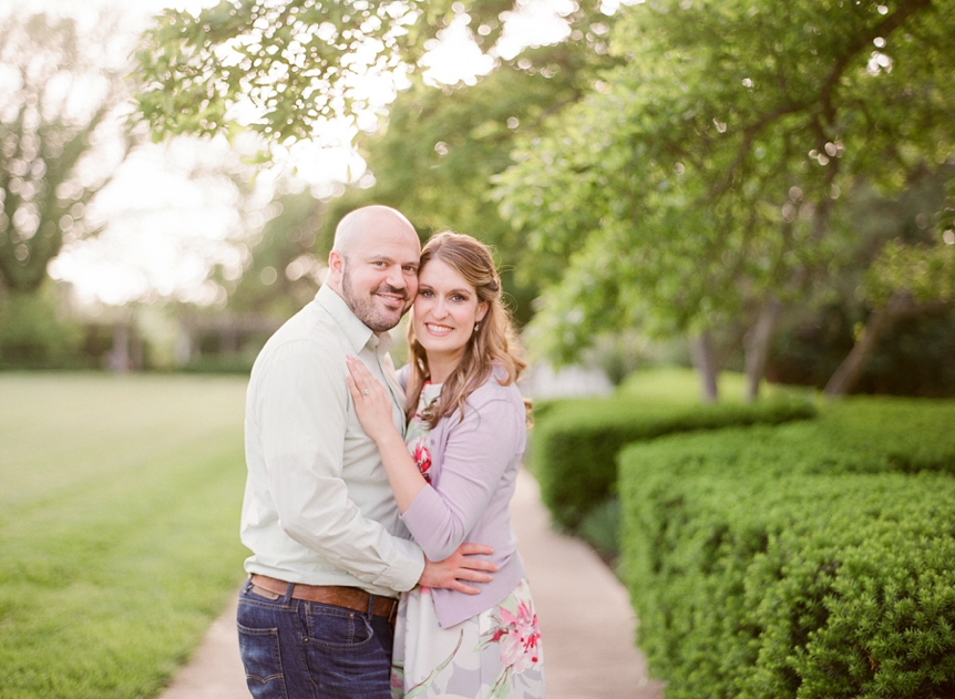 engagement pictures at ault park, leah barry photography, film photographer in cincinnati_0082.jpg