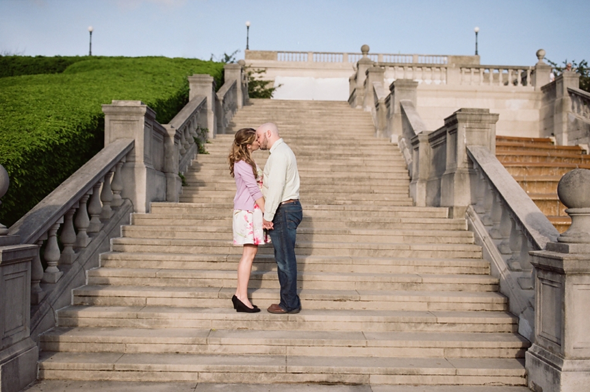engagement pictures at ault park, leah barry photography, film photographer in cincinnati_0088.jpg