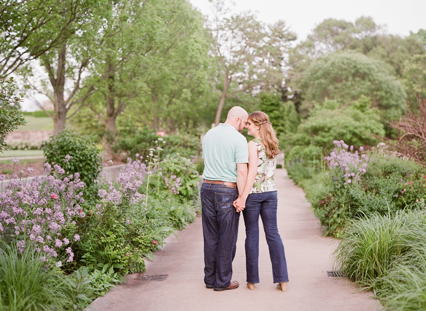 engagement pictures at ault park, leah barry photography, film photographer in cincinnati_0091.jpg